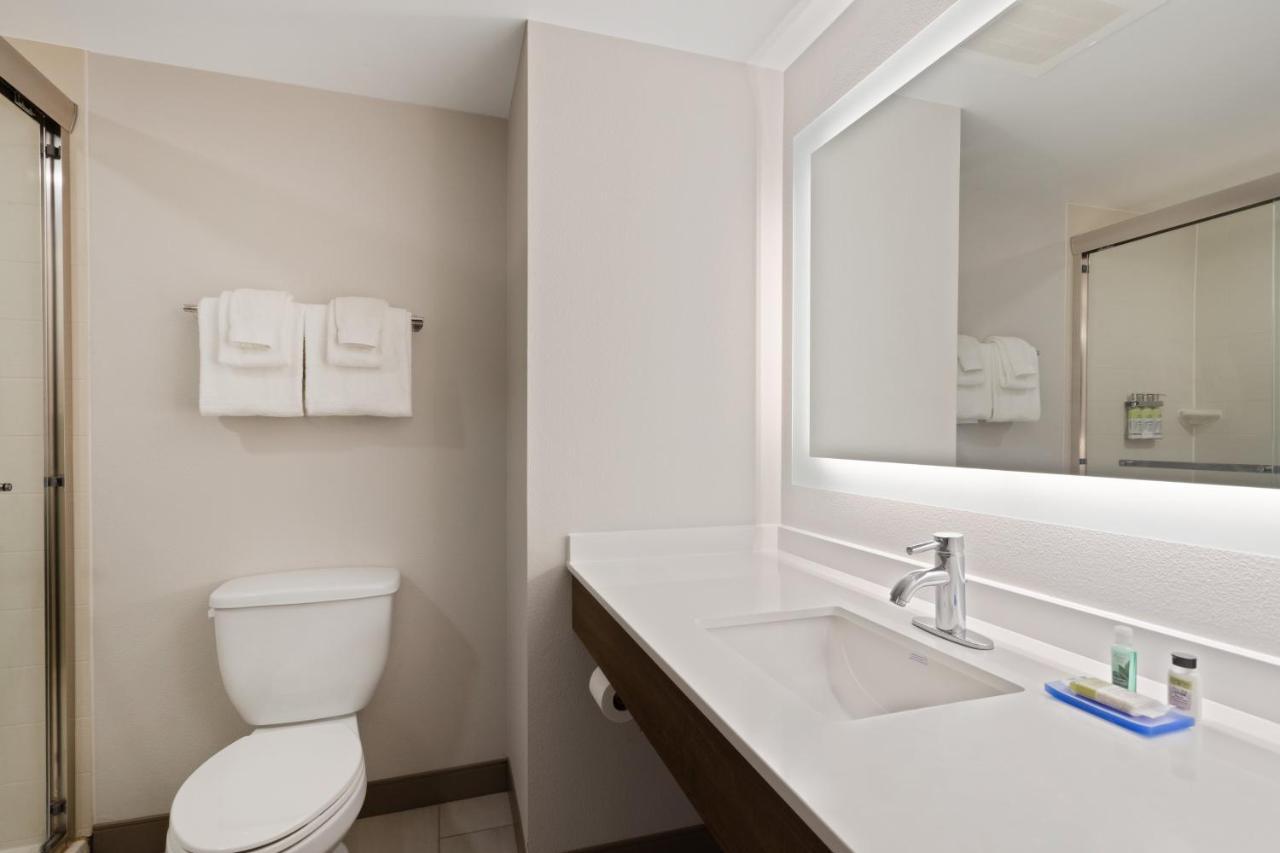 Holiday Express & Largo-clearwater By Ihg 2* Largo