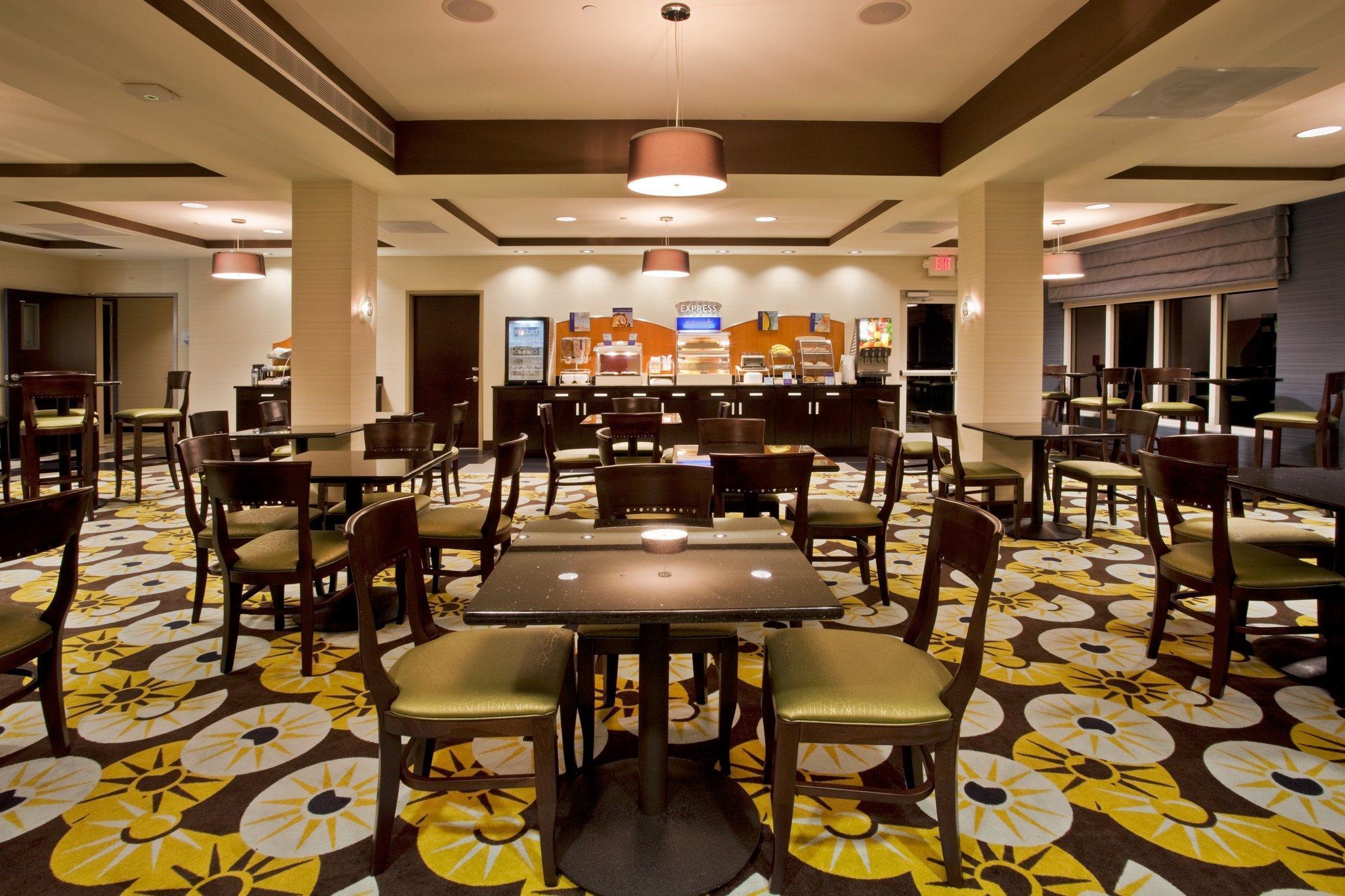 Hotel Holiday Express & Largo-clearwater By Ihg 2*